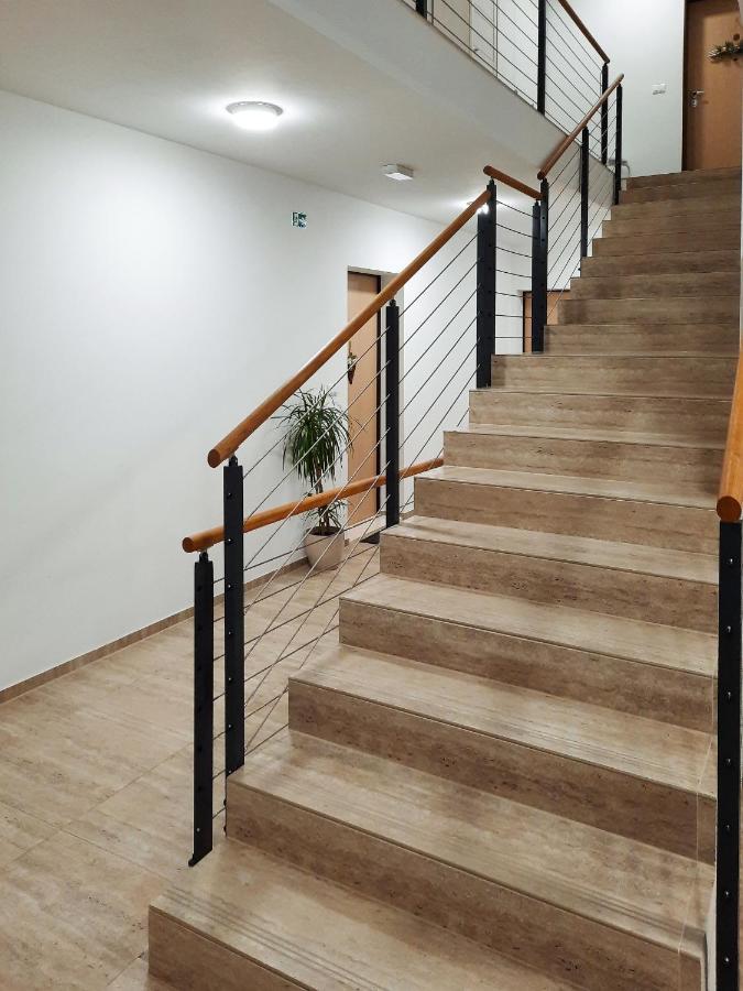 Enjoy Pula - New Apt With Terrace And Free Parking Garage Bagian luar foto
